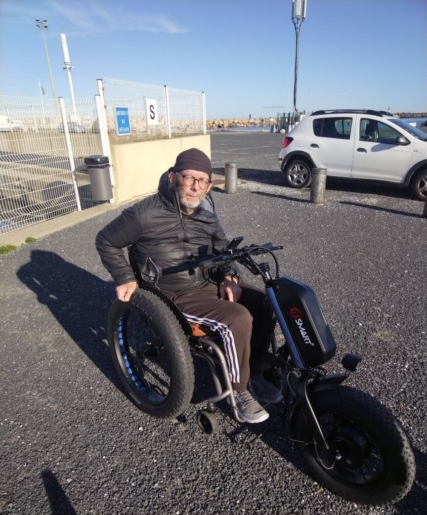 Power Handcycle for Daily Commuting